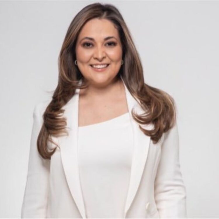 Senadora chilanga Cynthia Liliana López Castro renuncia al PRI y coquetea con Morena