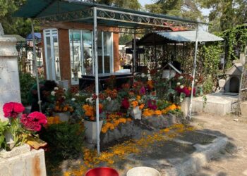 Cae trabajador del Panteón por robarle huesos a los muertos