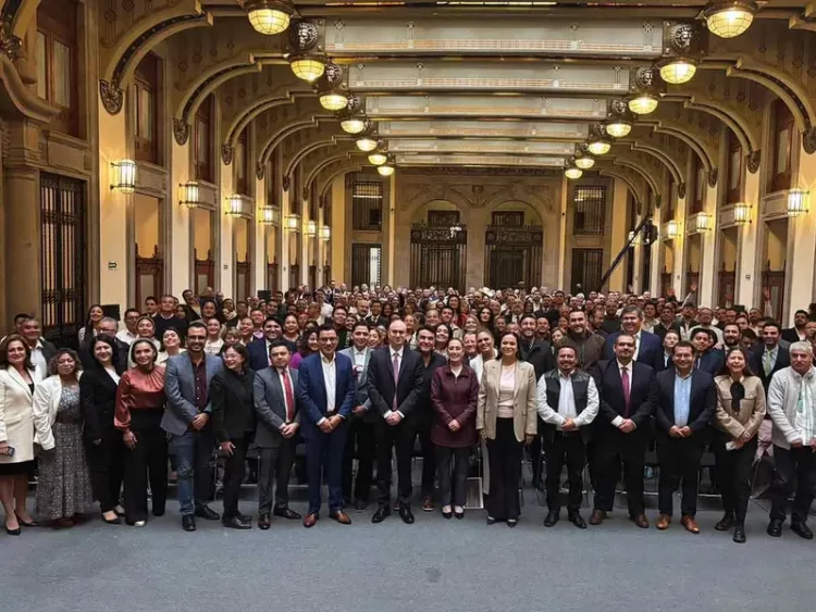 Claudia Sheinbaum y Ariadna Montiel se reúnen con delegados del Bienestar