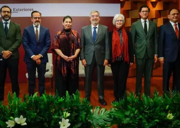 Juan Ramón de la Fuente da nombramientos en la Secretaría de Relaciones Exteriores