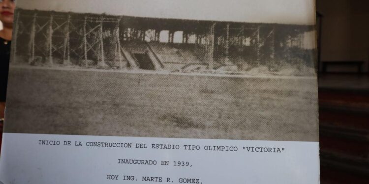 Con exhibición fotografías antiguas inician festejos del 274 Aniversario de Cd. Victoria.