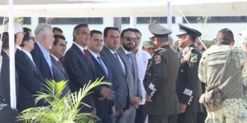 Atestigua Américo Villarreal relevo de mandos de la IV Región, 8/a y 48/a Zonas Militares