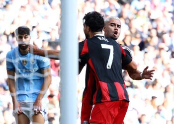 Raúl Jiménez asistió de ‘taco’ para gol de Fulham ante Manchester City