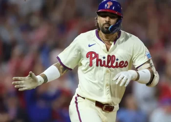 Filis empata serie ante Mets con imparable de Nick Castellanos