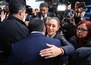 Sheinbaum acude a dar el último adiós a Ifigenia Martínez