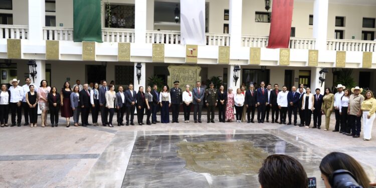 Inauguran rehabilitación de Palacio de Gobierno de Tamaulipas y develan escudos de los 43 municipios