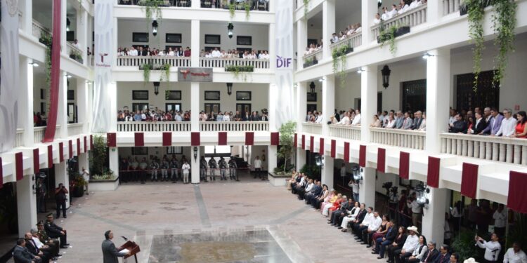 Inauguran rehabilitación de Palacio de Gobierno de Tamaulipas y develan escudos de los 43 municipios