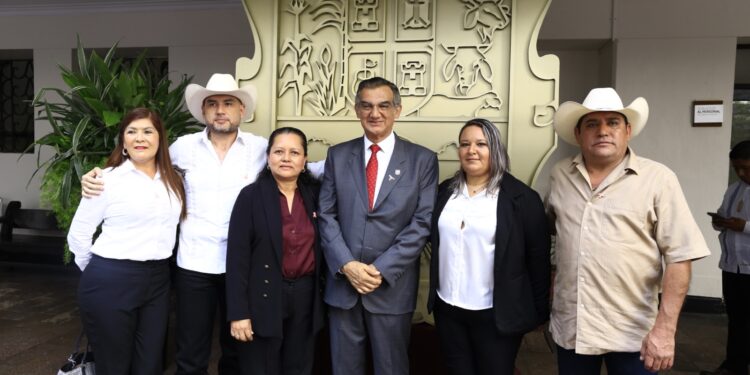 Inauguran rehabilitación de Palacio de Gobierno de Tamaulipas y develan escudos de los 43 municipios