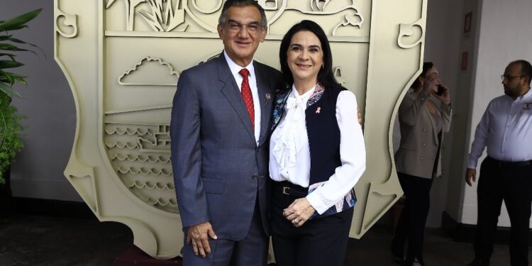 Inauguran rehabilitación de Palacio de Gobierno de Tamaulipas y develan escudos de los 43 municipios