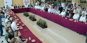 Presentan ante alcaldes y empresarios estrategia “Tamaulipas, Plataforma Logística de México”