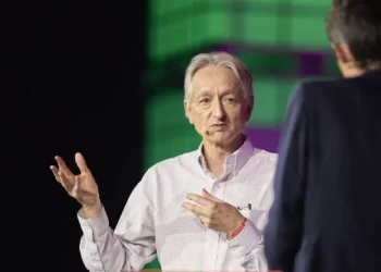 Los Nobel de Física alertan por los peligros en los avances de la IA