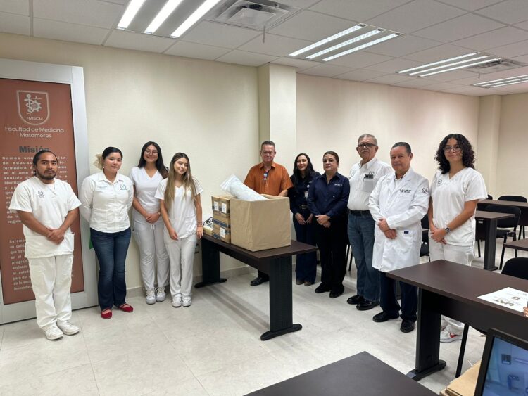 Facultad de Medicina Matamoros recibe donativo en equipo para la práctica de sus estudiantes