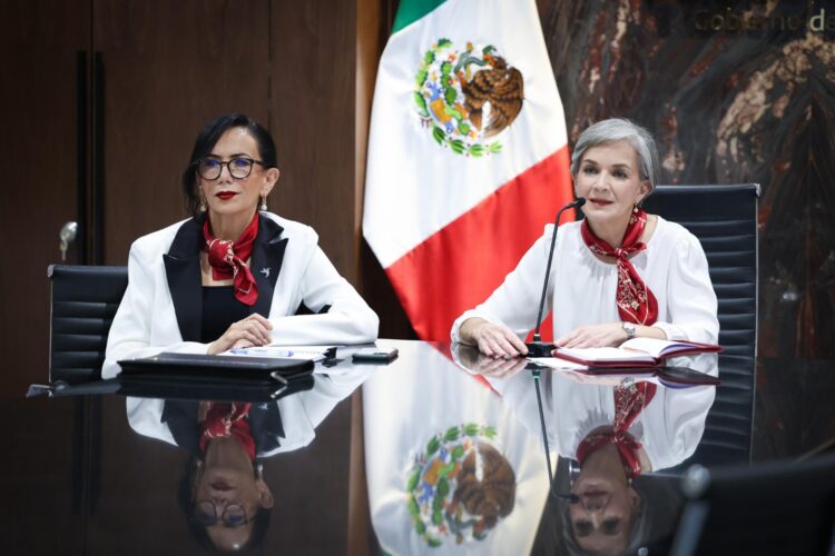 Participa María de Villarreal en reunión con titular del Sistema Nacional DIF