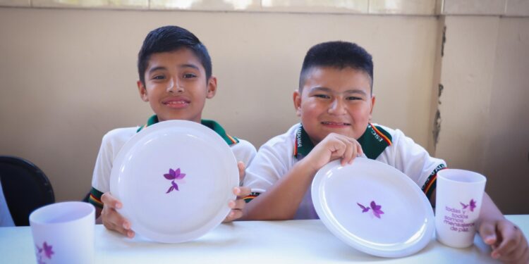 Equipa DIF Tamaulipas a desayunadores escolares y comedores comunitarios