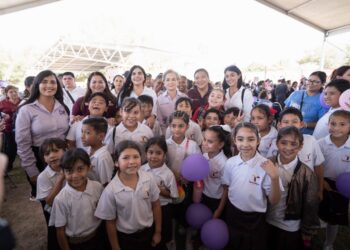 Lleva DIF la brigada “Transformando Familias” a la región ribereña