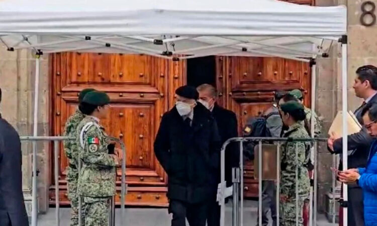 Fiscal Gertz Manero y Claudia Sheinbaum se reúnen en Palacio Nacional