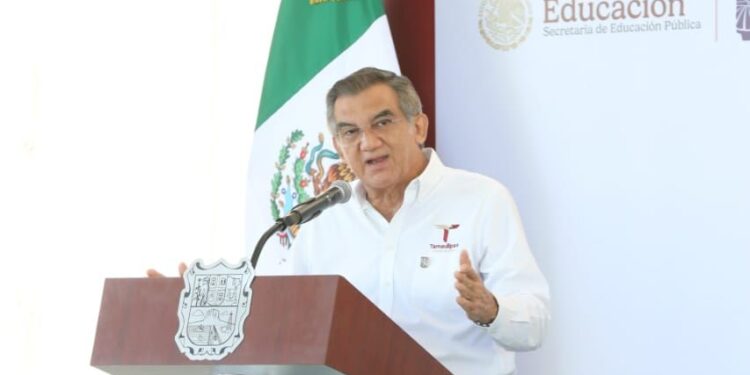 Cumple Américo al Tec Victoria; construye gimnasio