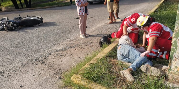 Motociclista herido en accidente