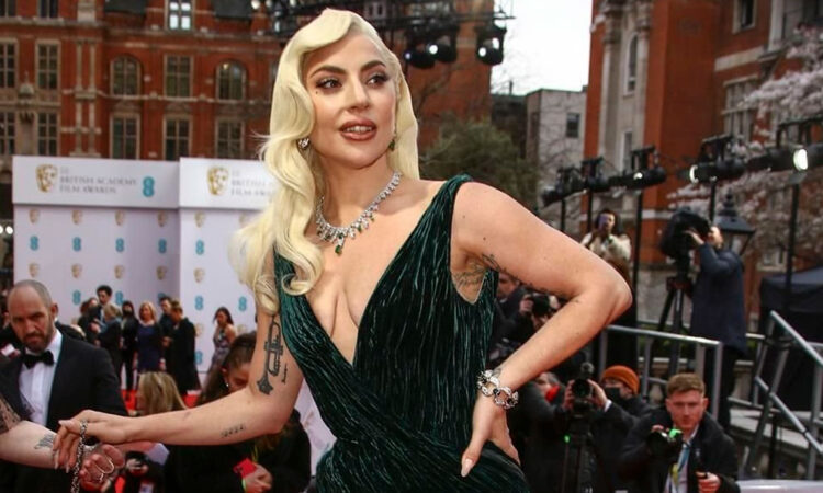 Lady Gaga lanza “Disease”, su nuevo sencillo