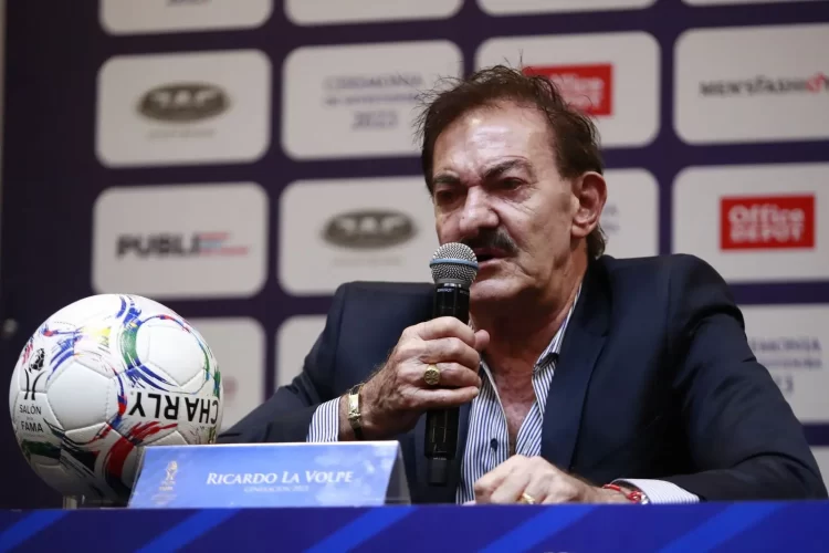 Ricardo La Volpe regresa a los banquillos… virtuales