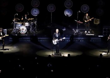 La Gusana Ciega conquista el Auditorio Nacional con nostalgia y covers