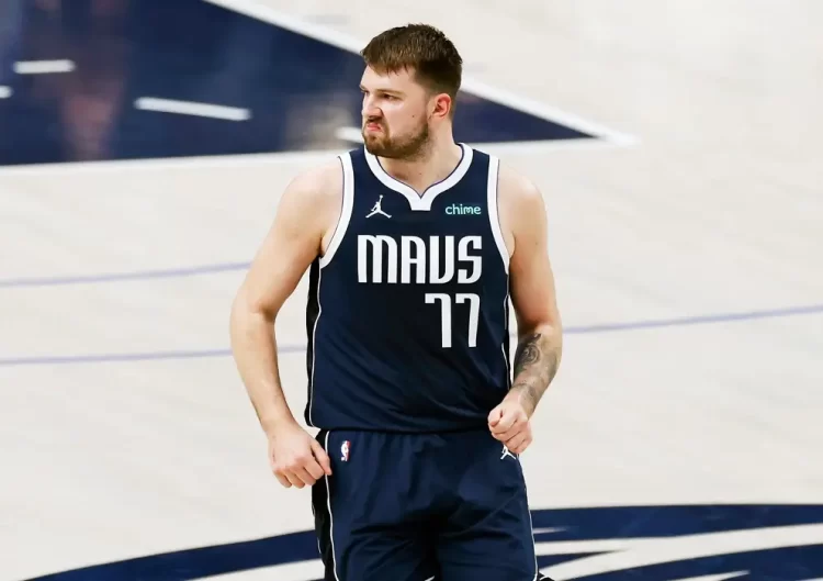 Luka Doncic se lesiona la pantorrilla durante práctica de pretemporada
