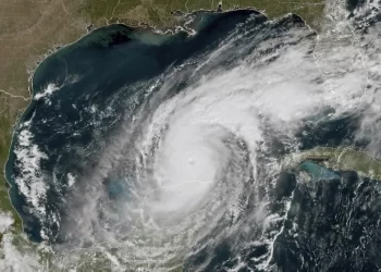 Huracán ‘Milton’ recupera su categoría 5 y es fuerte amenaza para Florida, E.U.