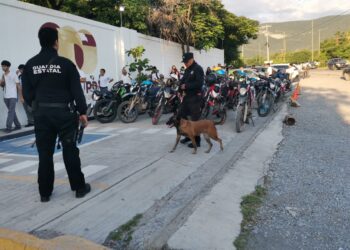Con binomios caninos, realizan “operación mochila” en el ITACE de Cd. Vctoria