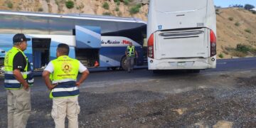 Chocan autobuses en carretera Victoria-Jaumave; hay seis heridos