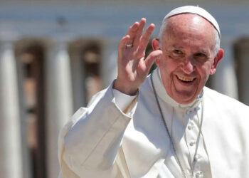 El papa Francisco disuelve fundación para apoyar becas estudiantiles