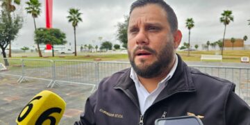 Se indencia pastizal cerca de Refinería Madero