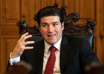 Comisión Anticorrupción del Congreso recibe notificación del INE contra Samuel García