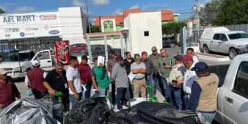 Fumigan contra el dengue SEBIEN y Secretaría de Salud