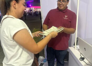 Ofrecen actas a precio especial en la Feria