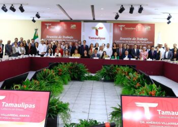 Garantiza Estado obra pública para los 43 municipios 