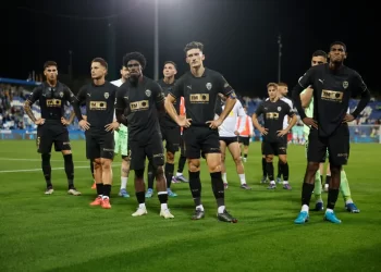 Un partido amistoso con críticas y bajas ventas