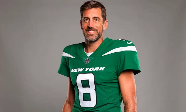 Aaron Rodgers ingresa al selecto club de las 60 mil yardas