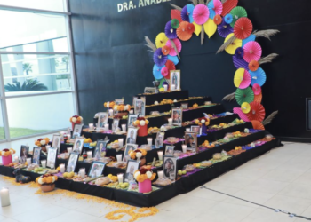 Instalan en Congreso altar por “Día de Muertos”