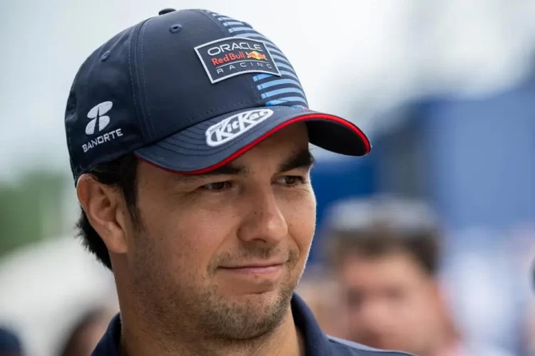 Montoya cuestiona la permanencia de Checo Pérez en Red Bull