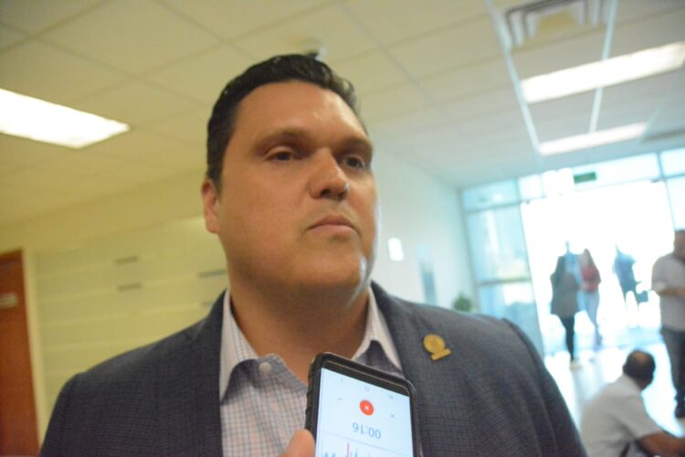 Piden a Ismael Cabeza de Vaca terminar con chiflazones