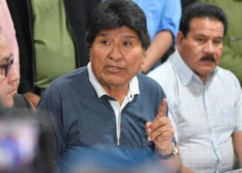 Evo Morales amenaza con bloquear carreteras si es capturado