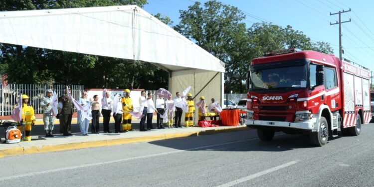 Cumple Américo al Tec Victoria; construye gimnasio