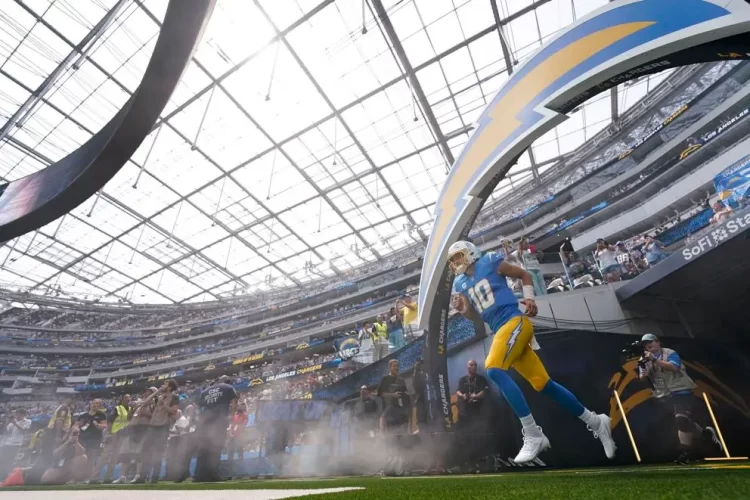 Cardinals se imponen a Chargers con gol de campo en el último segundo