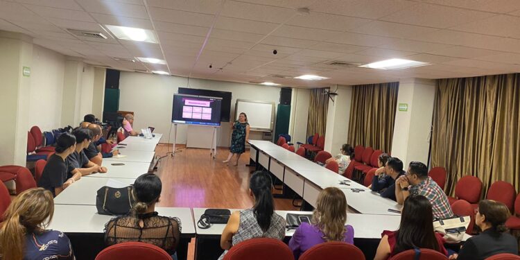 Celebran médicos especialistas en Medicina Familiar su día con interesante ponencia