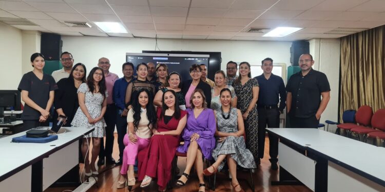 Celebran médicos especialistas en Medicina Familiar su día con interesante ponencia