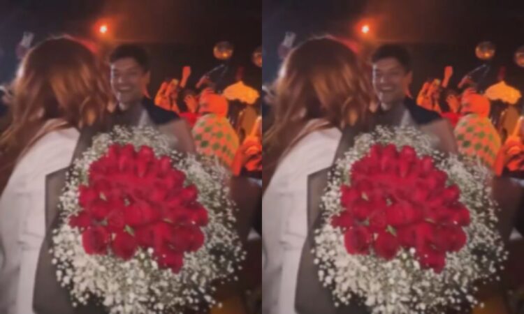 Paty Cantú recibe anillo de compromiso en celebración de sus 20 años de carrera