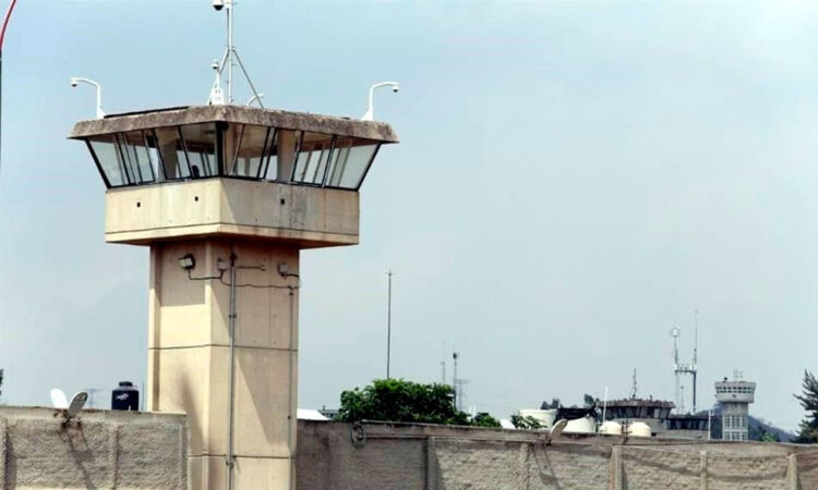 Tensión en Puente Grande por riña entre internos