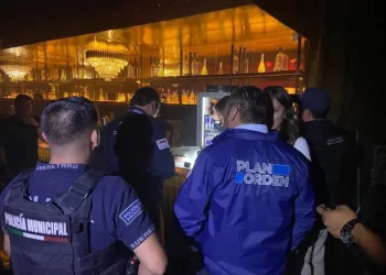 Clausuran cinco bares en Querétaro tras masacre