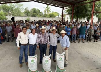 Reciben 220 citricultores de Llera 85 toneladas de fertilizante 