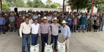 Reciben 220 citricultores de Llera 85 toneladas de fertilizante 